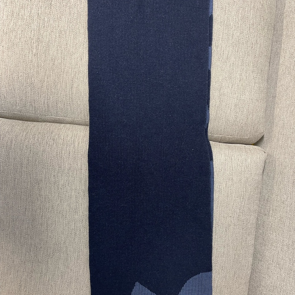 Hugo Boss Scarf - Picture 3 of 3